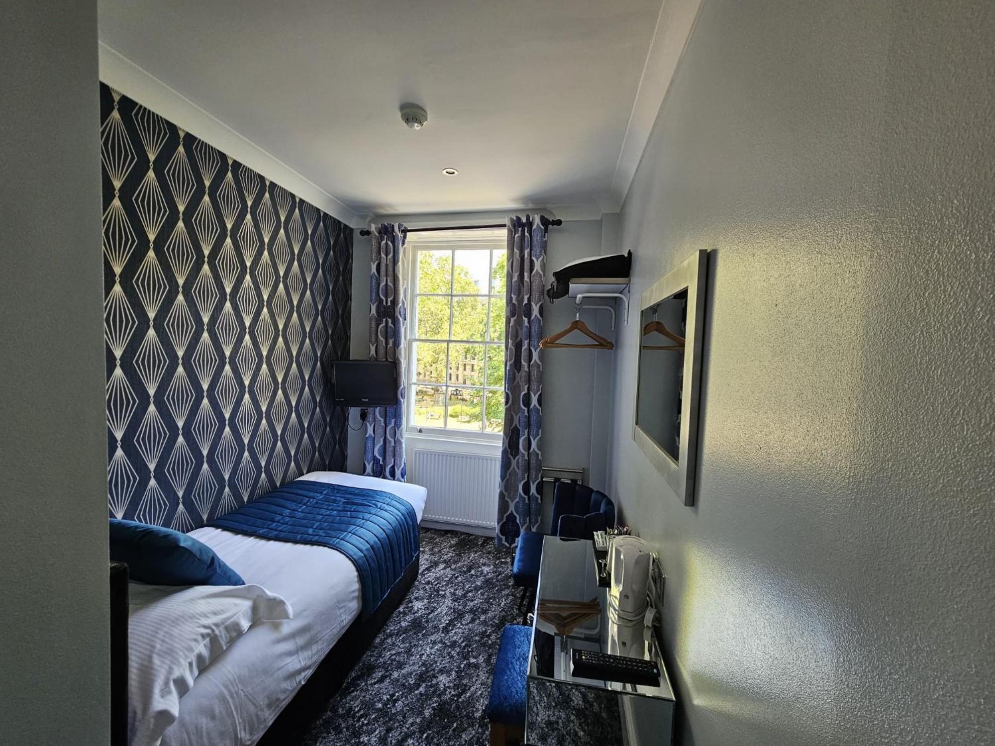 Mentone Hotel Лондон Экстерьер фото